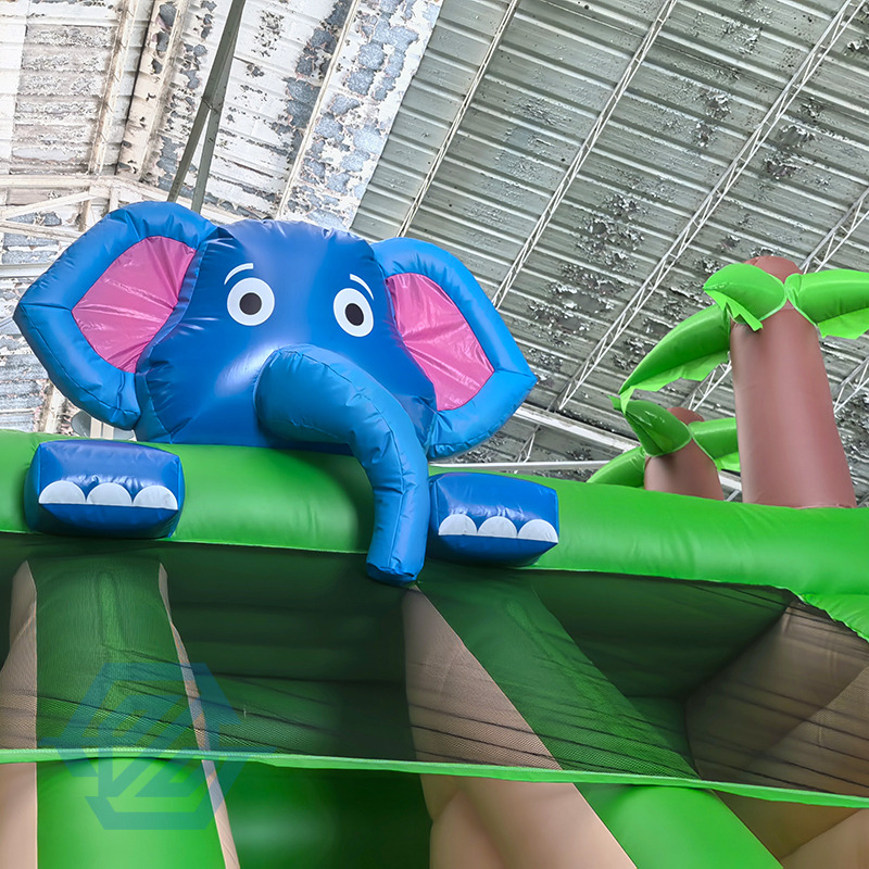 Tobog&aacute;n inflable de elefante con tema de animales al aire libre a la venta